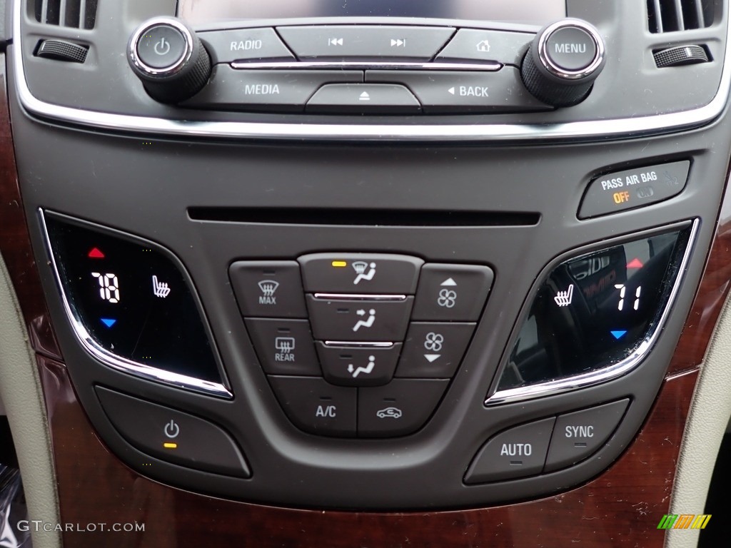 2014 Buick Regal AWD Controls Photos