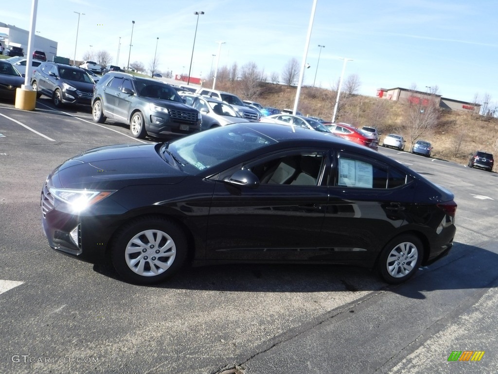 2019 Elantra SE - Phantom Black / Black photo #7