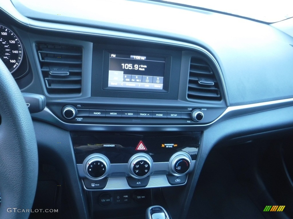 2019 Elantra SE - Phantom Black / Black photo #17