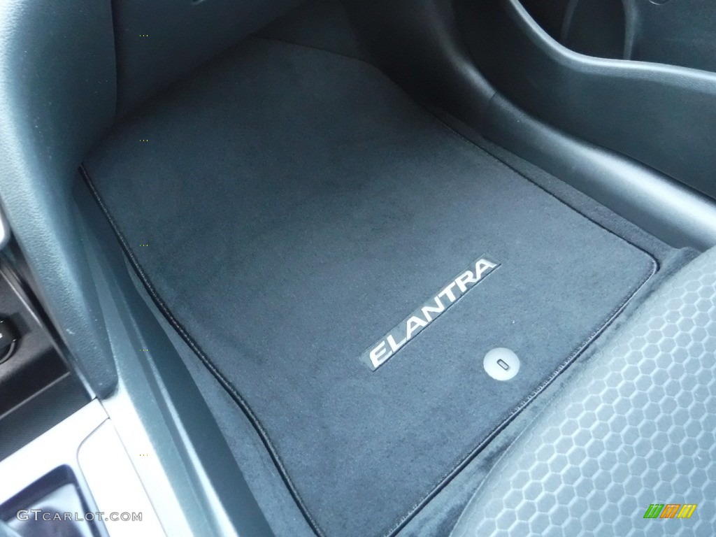 2019 Elantra SE - Phantom Black / Black photo #23