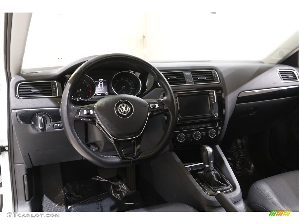 2017 Volkswagen Jetta SEL Titan Black Dashboard Photo #143515794
