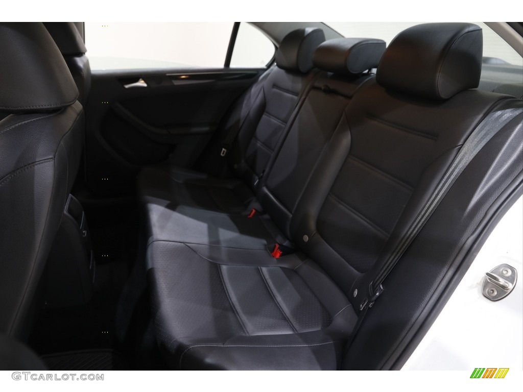 2017 Volkswagen Jetta SEL Rear Seat Photos