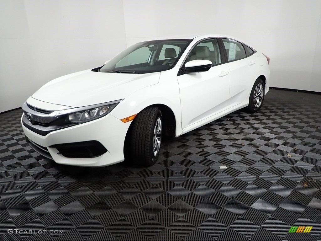 2017 Civic LX Sedan - Taffeta White / Ivory photo #9