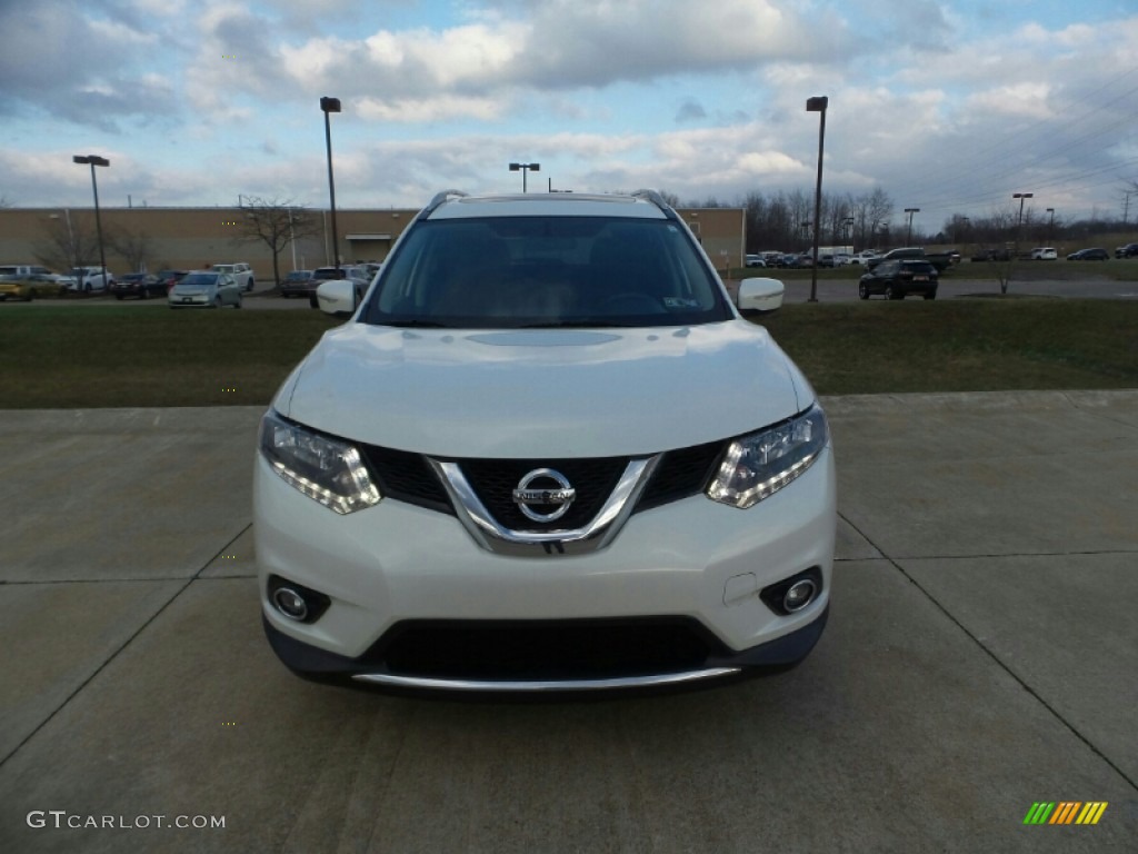 2014 Rogue SV AWD - Moonlight White / Charcoal photo #1