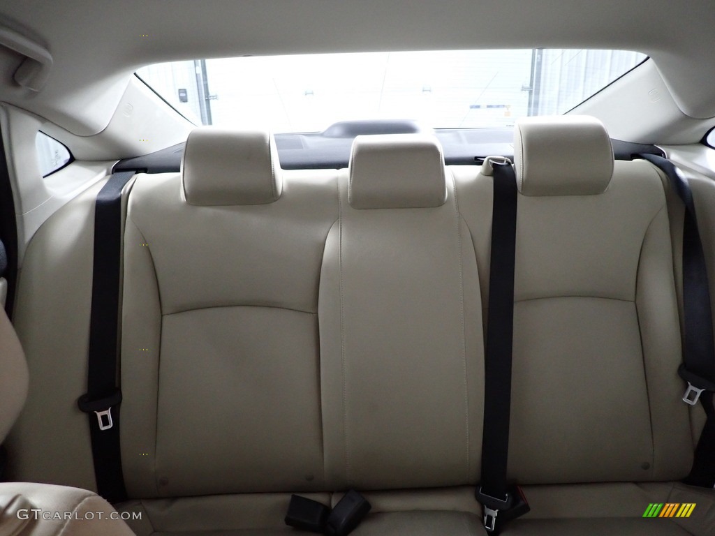 2017 Civic LX Sedan - Taffeta White / Ivory photo #26