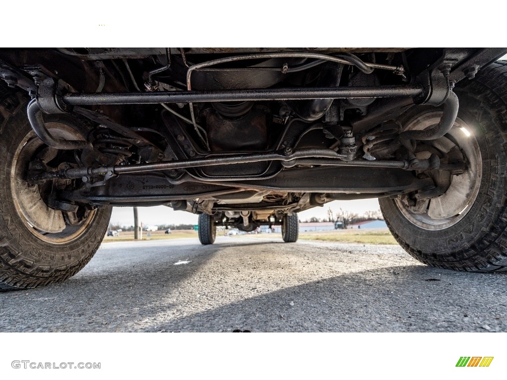 1988 Ford F250 XLT Lariat SuperCab Undercarriage Photo #143527183