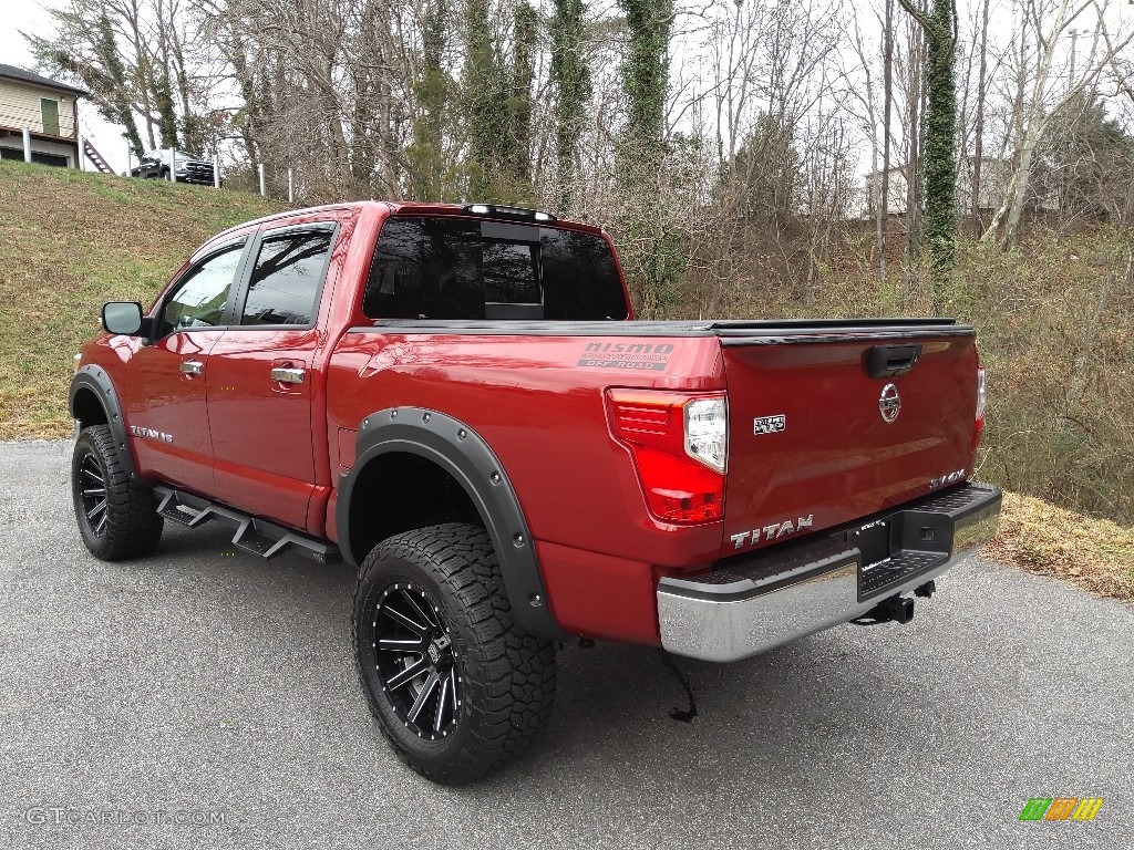 2019 Titan SV Crew Cab 4x4 - Cayenne Red Metallic / Black photo #10