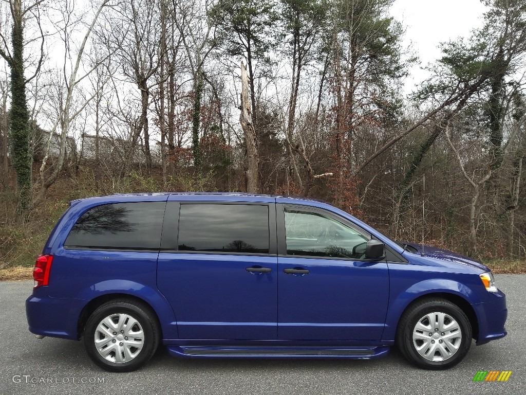 2020 Grand Caravan SE - Indigo Blue / Black/Light Graystone photo #7