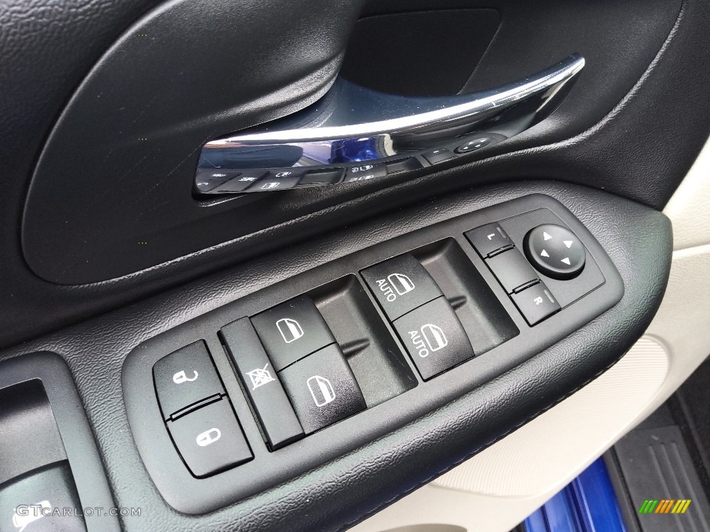 2020 Grand Caravan SE - Indigo Blue / Black/Light Graystone photo #13