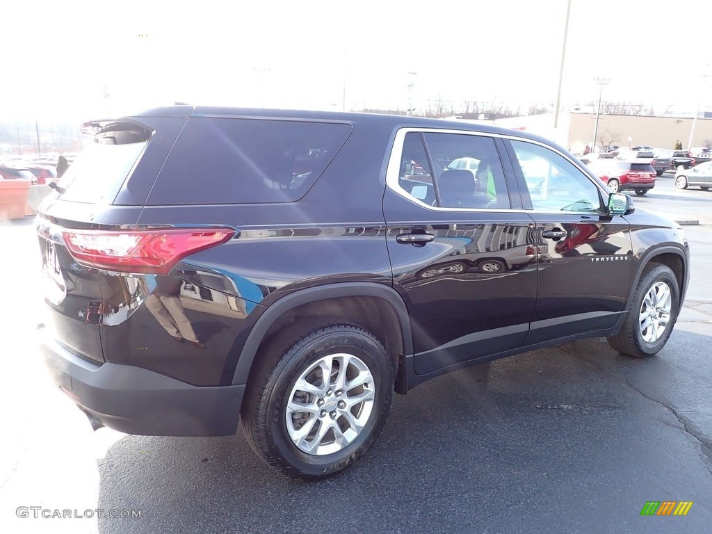 2019 Traverse LS - Mosaic Black Metallic / Jet Black photo #9