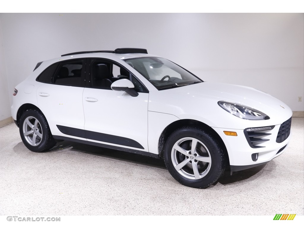 2018 Macan  - White / Black photo #1