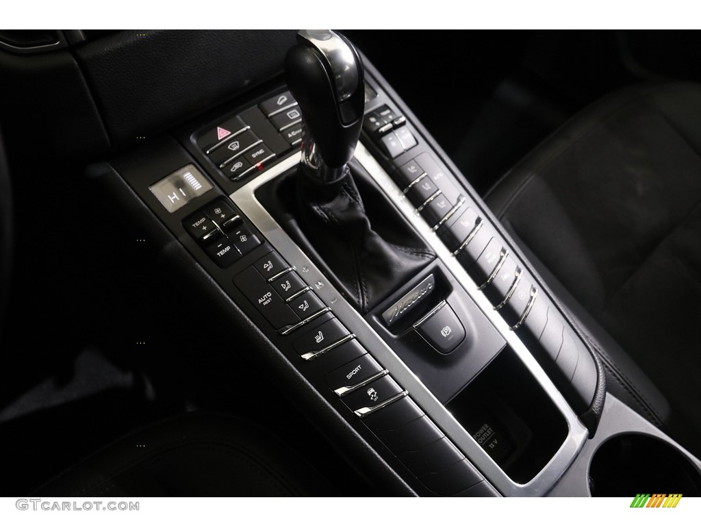 2018 Macan  - White / Black photo #16
