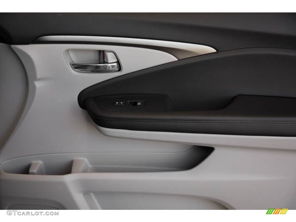 2022 Pilot Special Edition - Lunar Silver Metallic / Gray photo #39