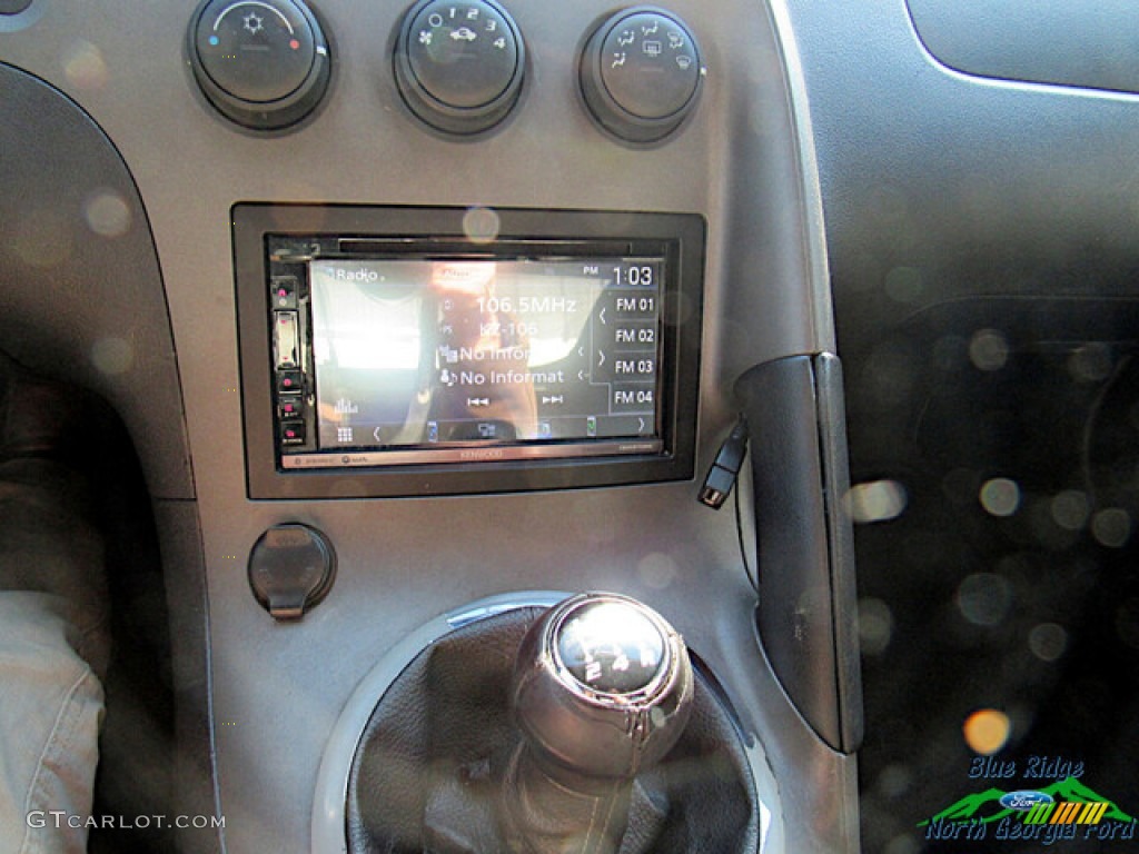 2006 Solstice Roadster - Mysterious Black / Ebony photo #8