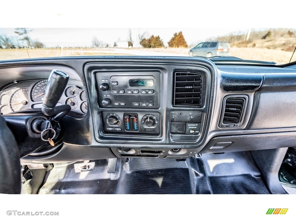 2004 Silverado 1500 Work Truck Extended Cab - Dark Green Metallic / Dark Charcoal photo #25