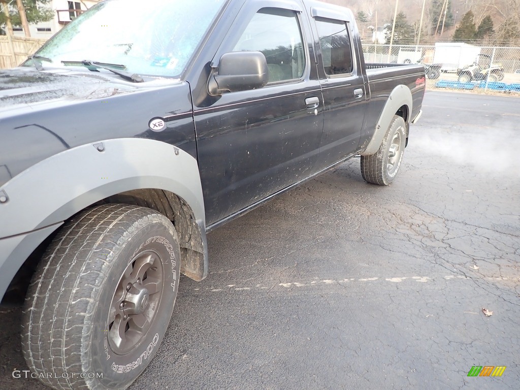 2002 Frontier XE Crew Cab 4x4 - Super Black / Gray photo #7