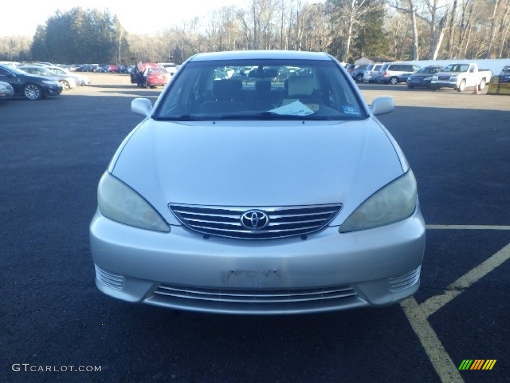 2006 Camry LE - Lunar Mist Metallic / Stone Gray photo #2
