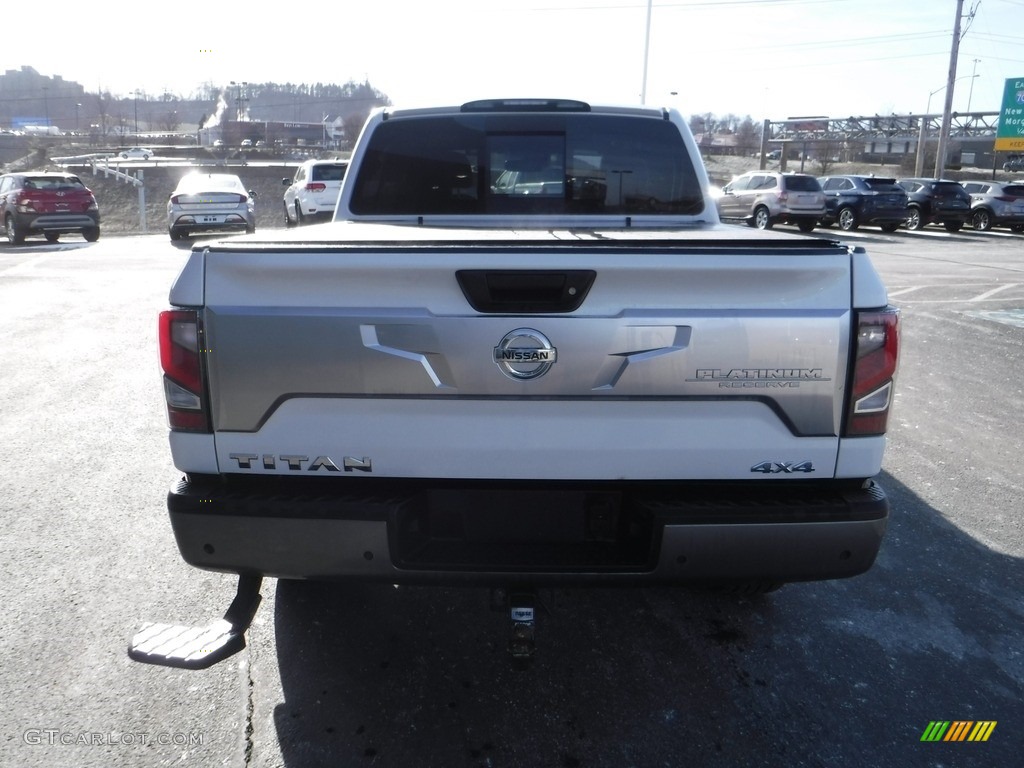2021 Nissan Titan Platinum Crew Cab 4x4 Marks and Logos Photo #143547000