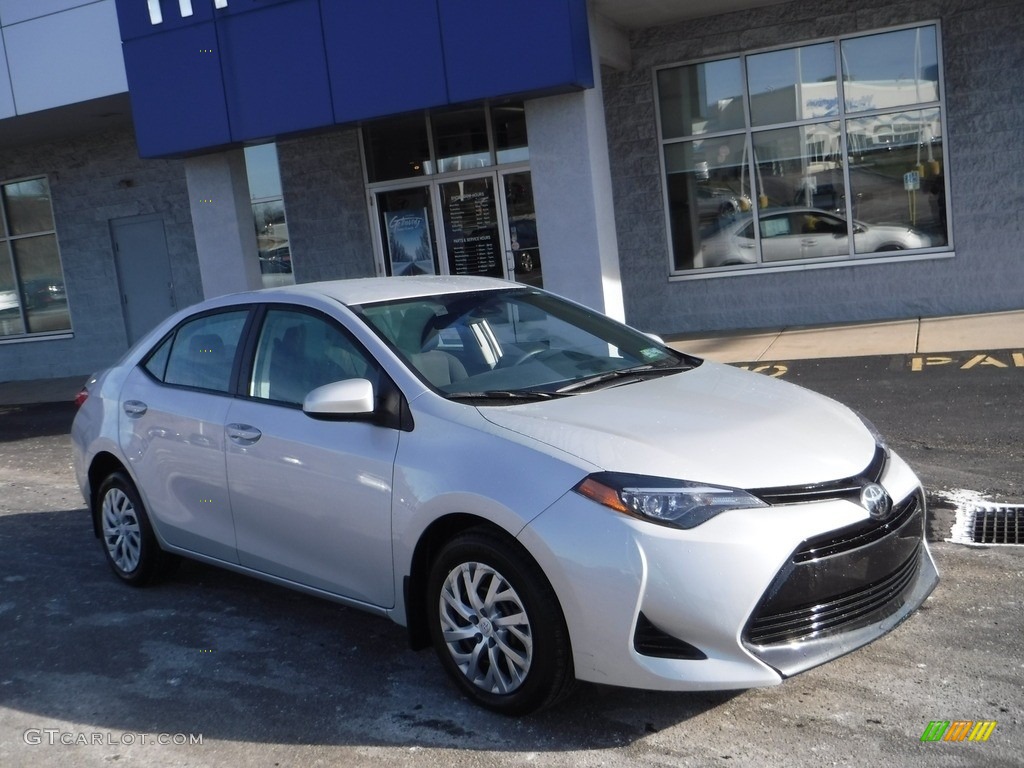 2019 Corolla LE - Falcon Gray metallic / Ash/Dark Gray photo #1