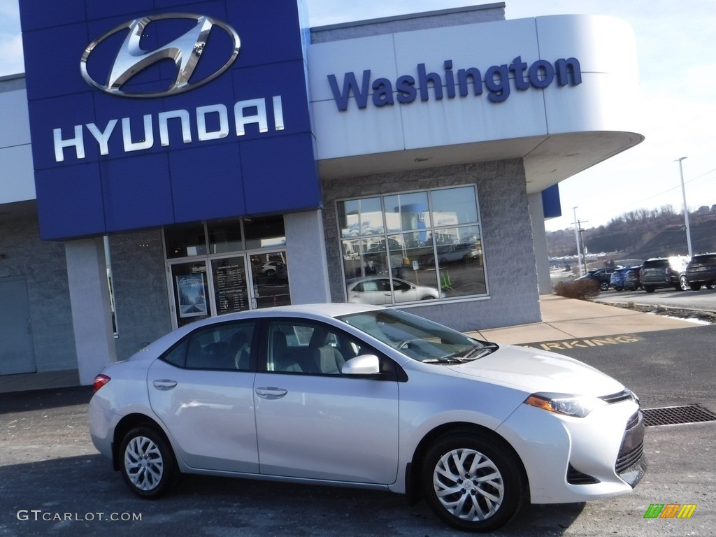 2019 Corolla LE - Falcon Gray metallic / Ash/Dark Gray photo #2