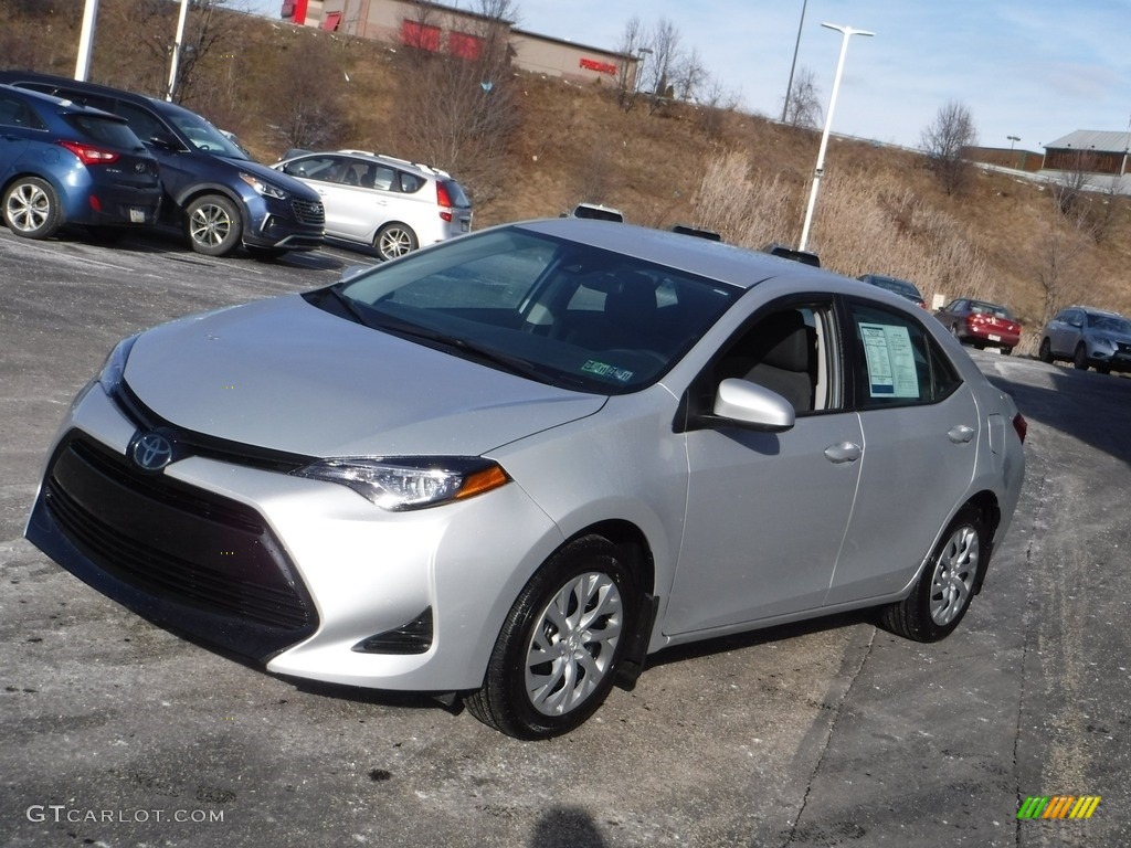 2019 Corolla LE - Falcon Gray metallic / Ash/Dark Gray photo #5