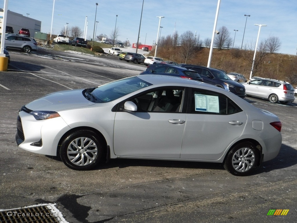2019 Corolla LE - Falcon Gray metallic / Ash/Dark Gray photo #6