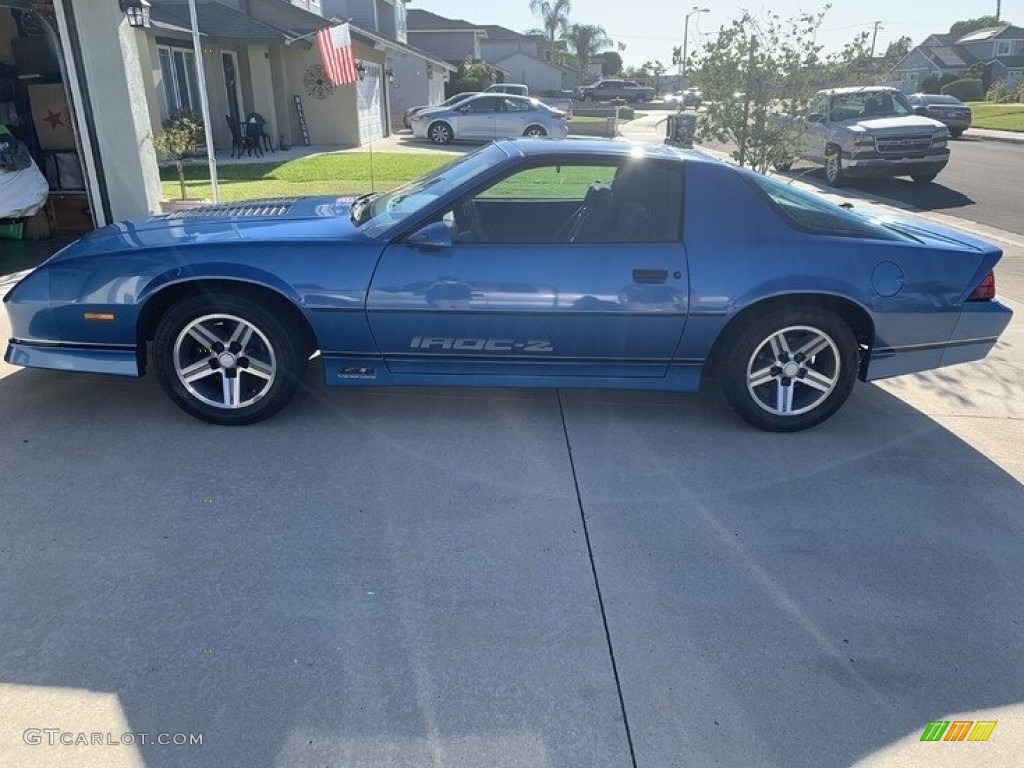 1985 Camaro IROC-Z - Bright Blue Metallic / Gray photo #7