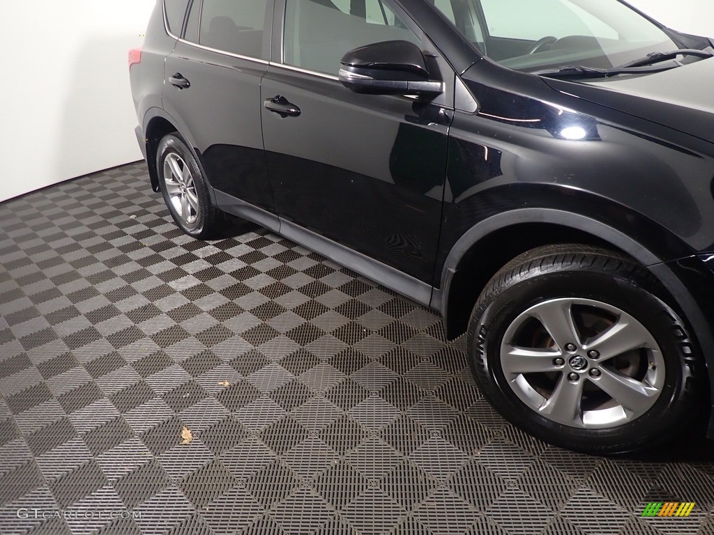 2015 RAV4 XLE - Black / Ash photo #5