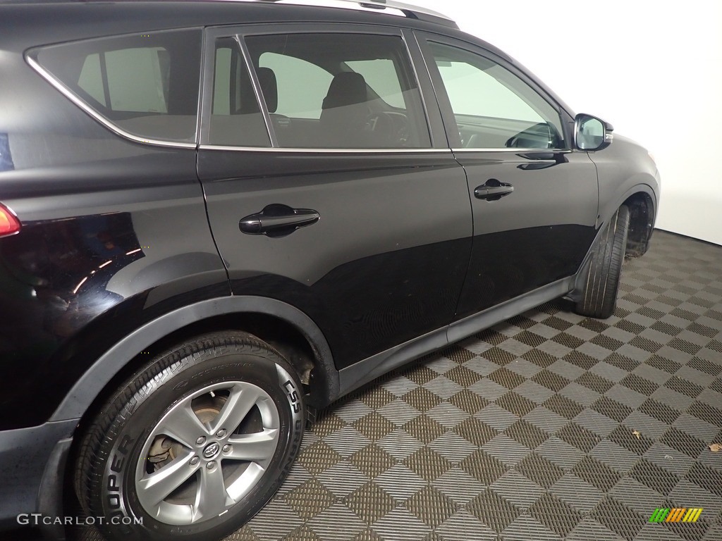 2015 RAV4 XLE - Black / Ash photo #20