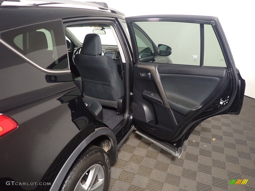 2015 RAV4 XLE - Black / Ash photo #37