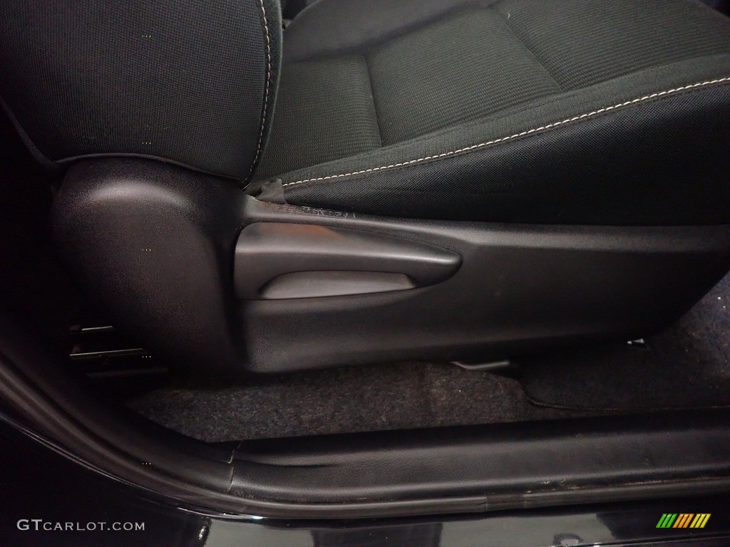 2015 RAV4 XLE - Black / Ash photo #41