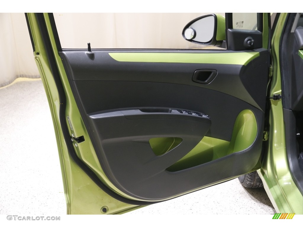 2013 Spark LS - Jalapeno (Green) / Green/Green photo #4