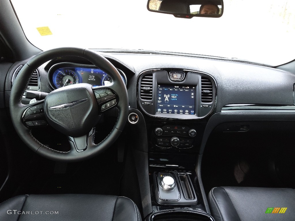 2021 Chrysler 300 S Dashboard Photos