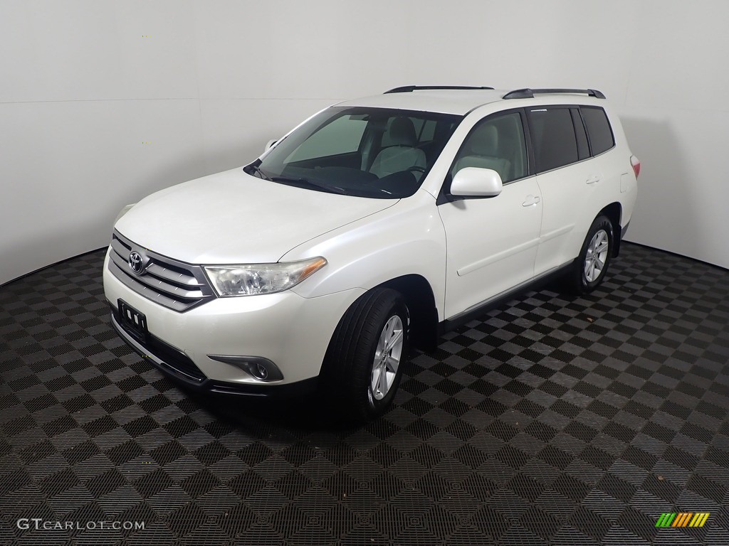 2013 Highlander V6 - Blizzard White Pearl / Ash photo #9