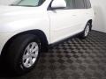 Blizzard White Pearl - Highlander V6 Photo No. 10