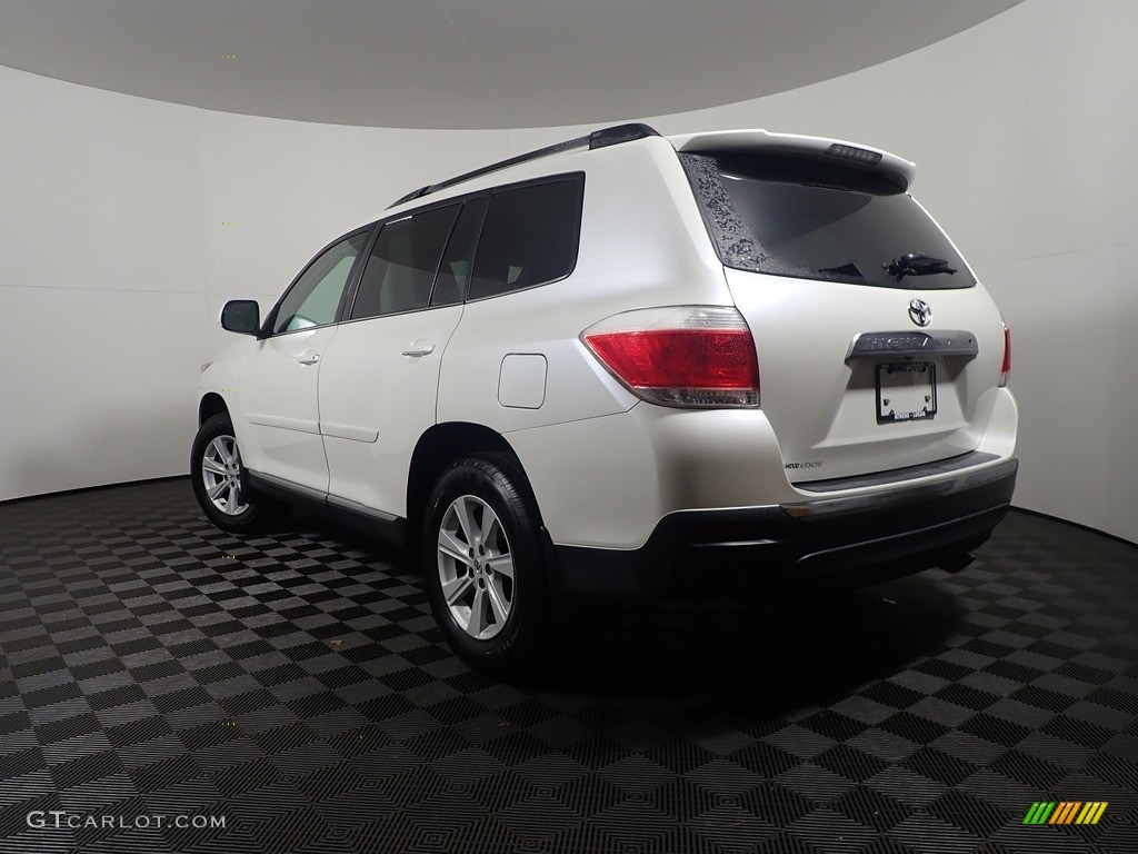 2013 Highlander V6 - Blizzard White Pearl / Ash photo #11
