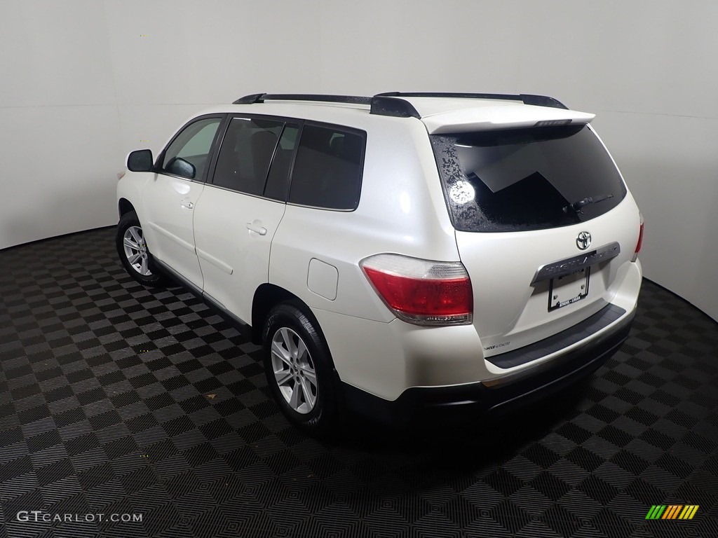 2013 Highlander V6 - Blizzard White Pearl / Ash photo #12