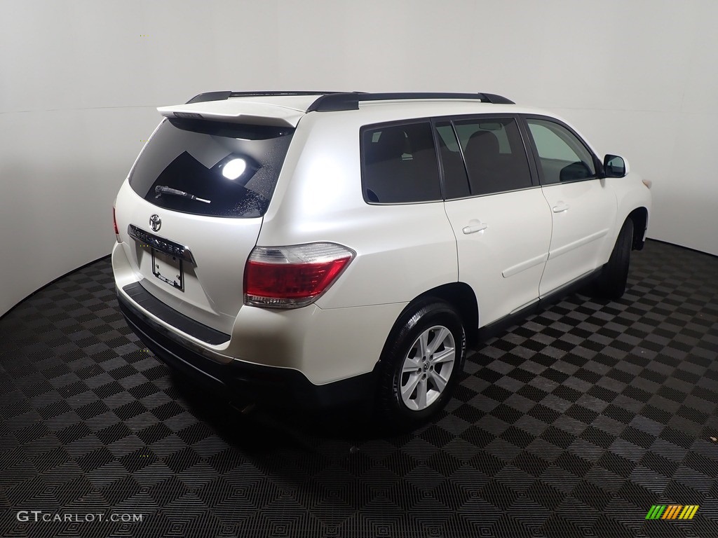 2013 Highlander V6 - Blizzard White Pearl / Ash photo #17