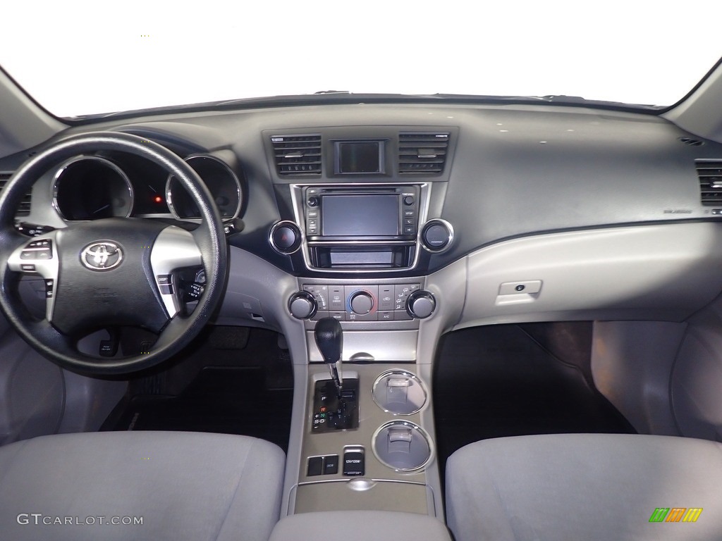 2013 Highlander V6 - Blizzard White Pearl / Ash photo #25