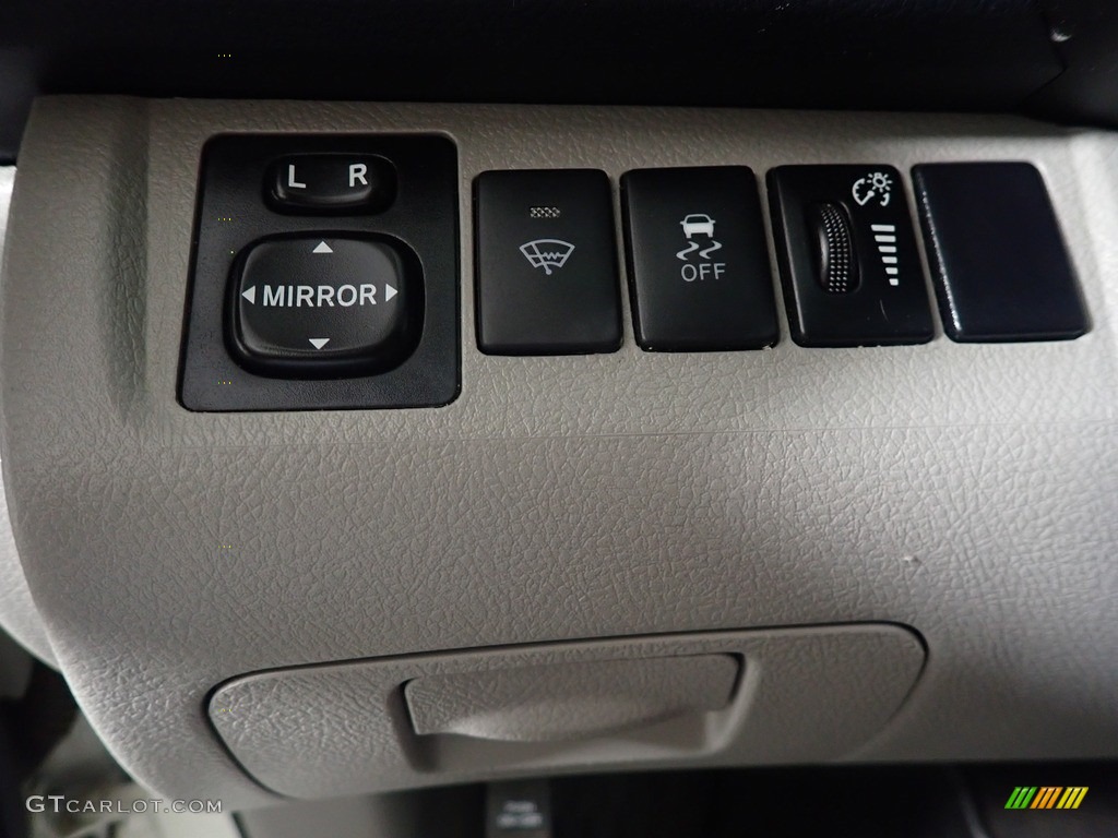 2013 Highlander V6 - Blizzard White Pearl / Ash photo #31
