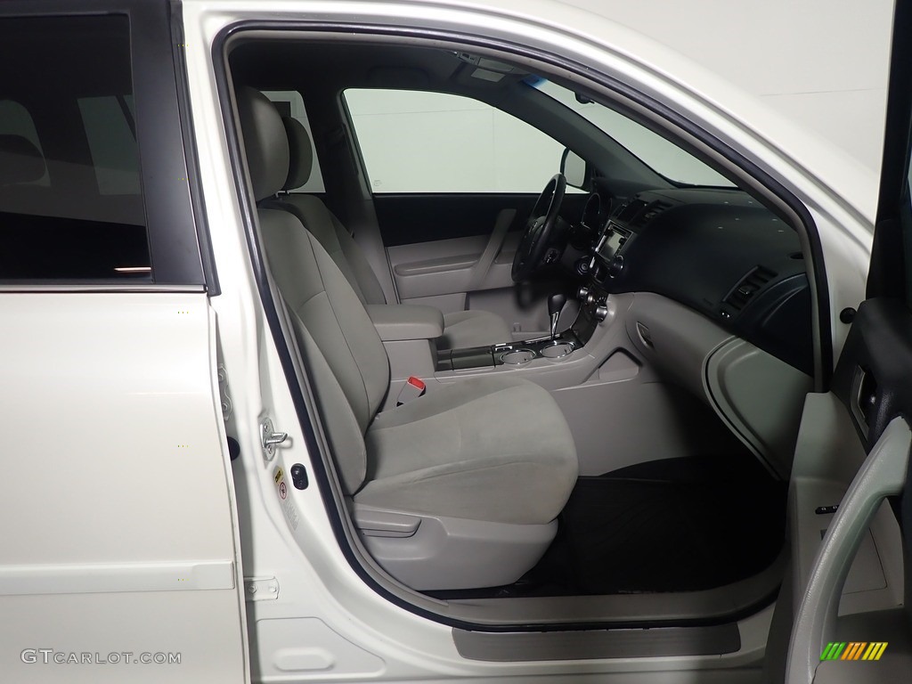 2013 Highlander V6 - Blizzard White Pearl / Ash photo #39