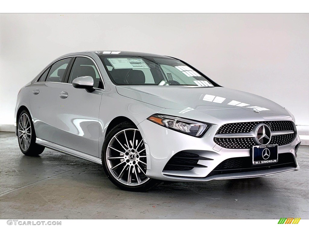 2022 A 220 Sedan - Iridium Silver Metallic / Black photo #12