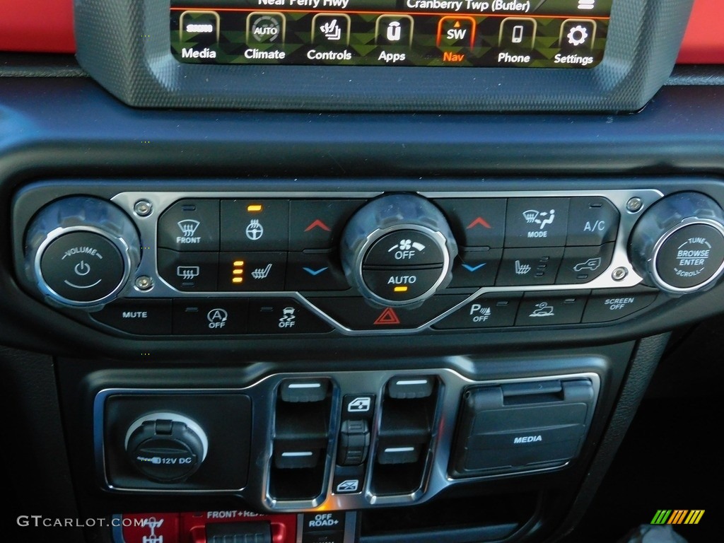 2022 Jeep Gladiator Rubicon 4x4 Controls Photo #143558374