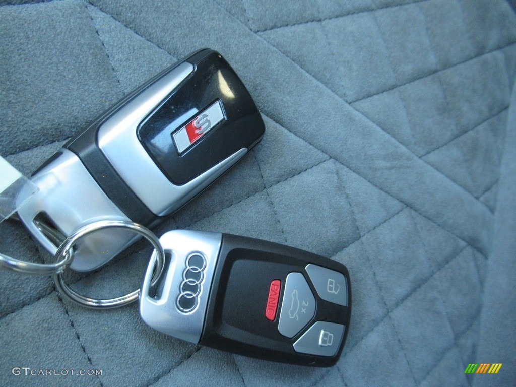 2021 Audi S4 Prestige quattro Keys Photos