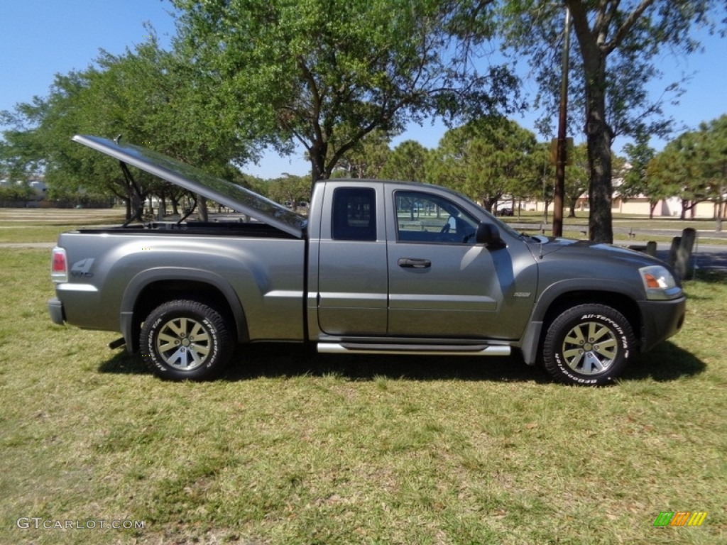 2006 Raider DuroCross Extended Cab 4x4 - Granite Gray / Slate Gray photo #11