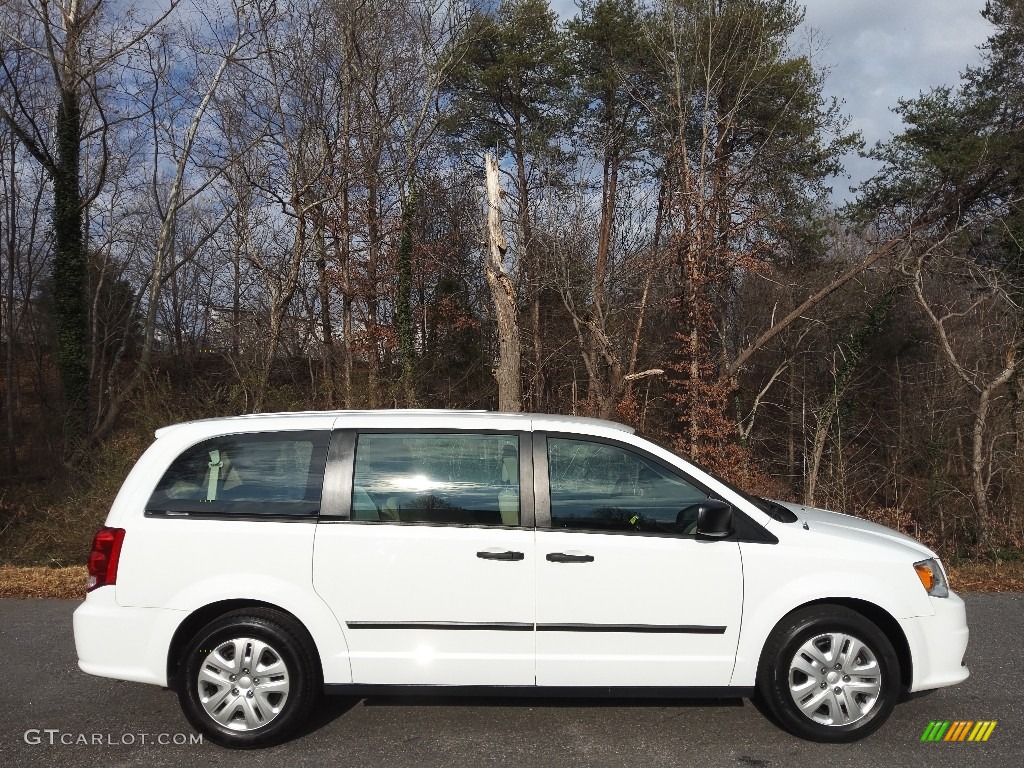 2016 Grand Caravan American Value Package - Bright White / Black/Sandstorm photo #5