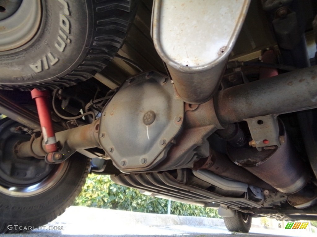 2006 Mitsubishi Raider DuroCross Extended Cab 4x4 Undercarriage Photo #143562637
