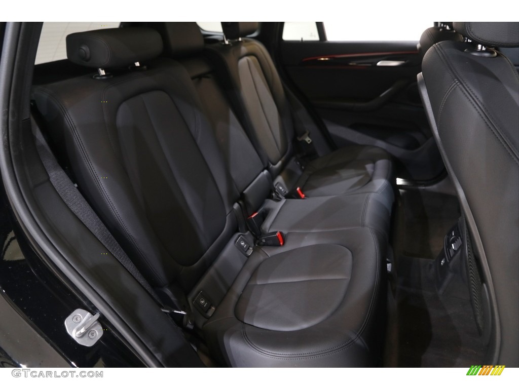 2018 X1 xDrive28i - Jet Black / Black photo #19