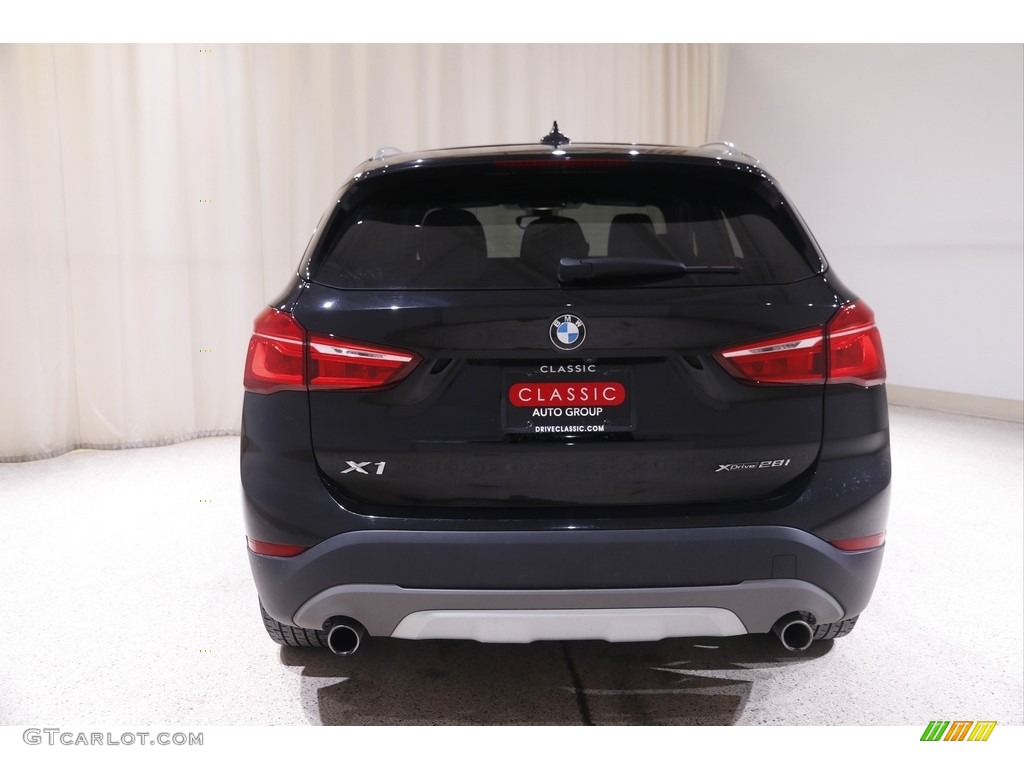 2018 X1 xDrive28i - Jet Black / Black photo #21