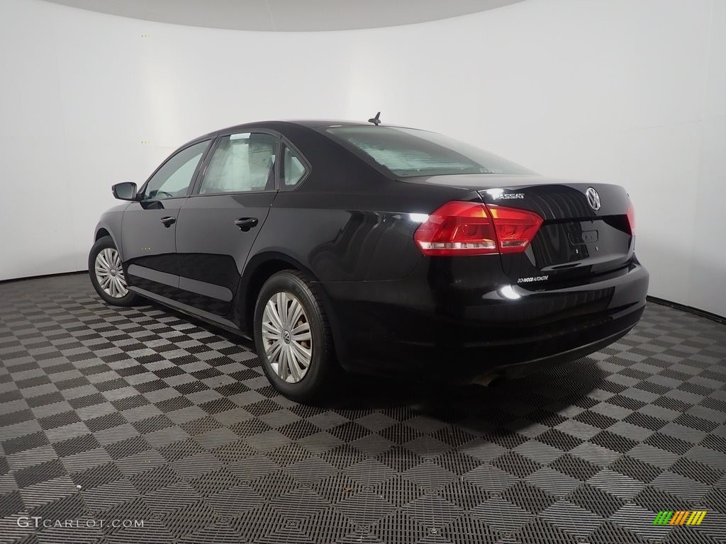 2015 Passat S Sedan - Black / Titan Black photo #10